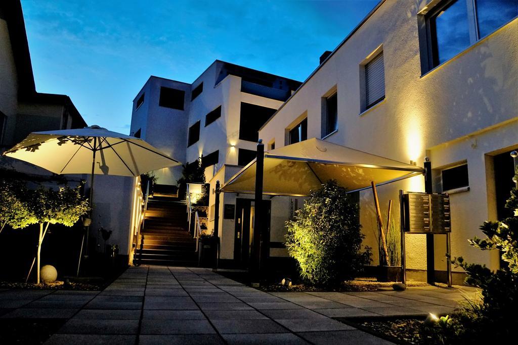 Wohnraum Hotel & Gaestehaus Gusterath エクステリア 写真